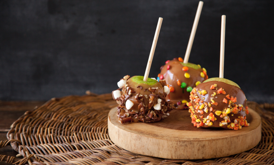 How to Make Caramel Apples at Home