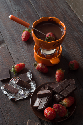 Amaretto Chocolate Fondue Recipe